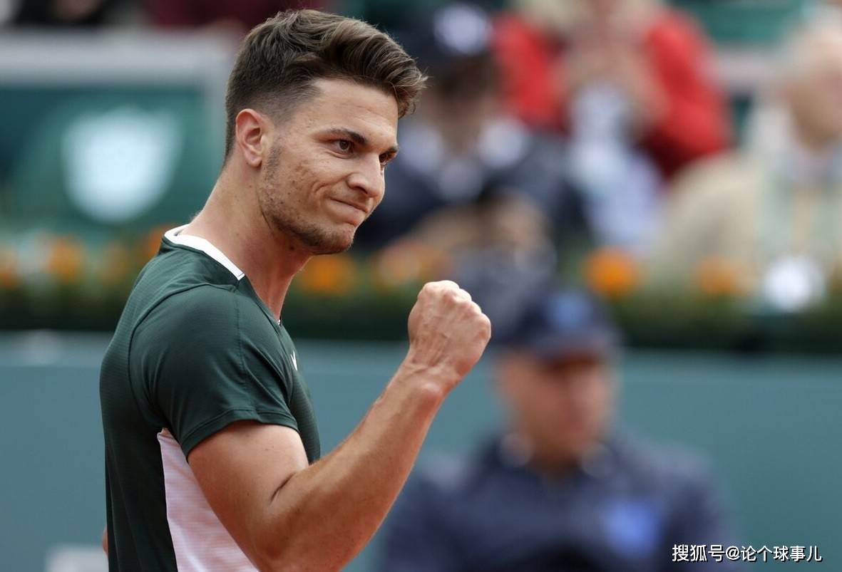 爱游戏app下载法兰克福发布备战花絮，转会期状态回暖，NBA常规赛任务艰巨，临场指挥获称赞的简单介绍