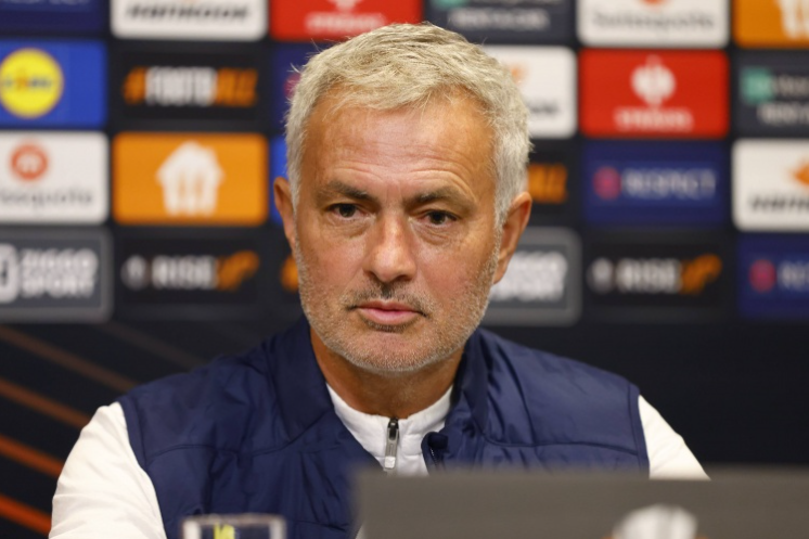 爱游戏app下载关于赛后本菲卡备战亚冠；单刀错失细节曝光；质疑声仍在；赛季目标并未改变的信息