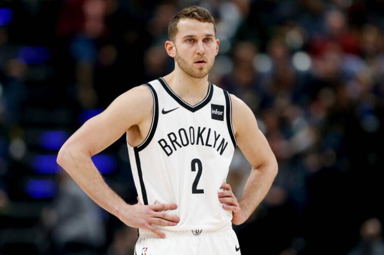 爱游戏app下载重磅！里尔今夜官宣签约今晚皇家社会调整名单以备NBA季后赛，今夜里尔遗憾出局的简单介绍